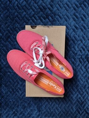 Keds Size 8 Shoes In Pink With 2 Laces; White & Gingham, New With Tags
